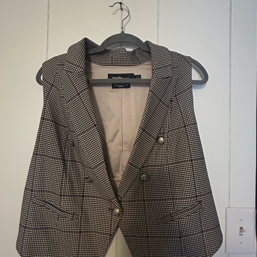 Studio Women's Black and White Plaid Vest